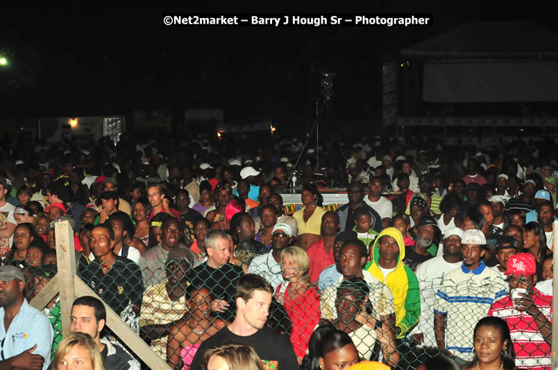 Minister of Tourism, Edmund Bartlett @ Jamaica Jazz and Blues Festival 2009 - Presented by Air Jamaica - Thursday, January 22, 2009 - Venue at the Aqueduct on Rose Hall Resort &amp; Country Club, Montego Bay, Jamaica - Thursday, January 22 - Saturday, January 24, 2009 - Photographs by Net2Market.com - Barry J. Hough Sr, Photographer/Photojournalist - Negril Travel Guide, Negril Jamaica WI - http://www.negriltravelguide.com - info@negriltravelguide.com...!